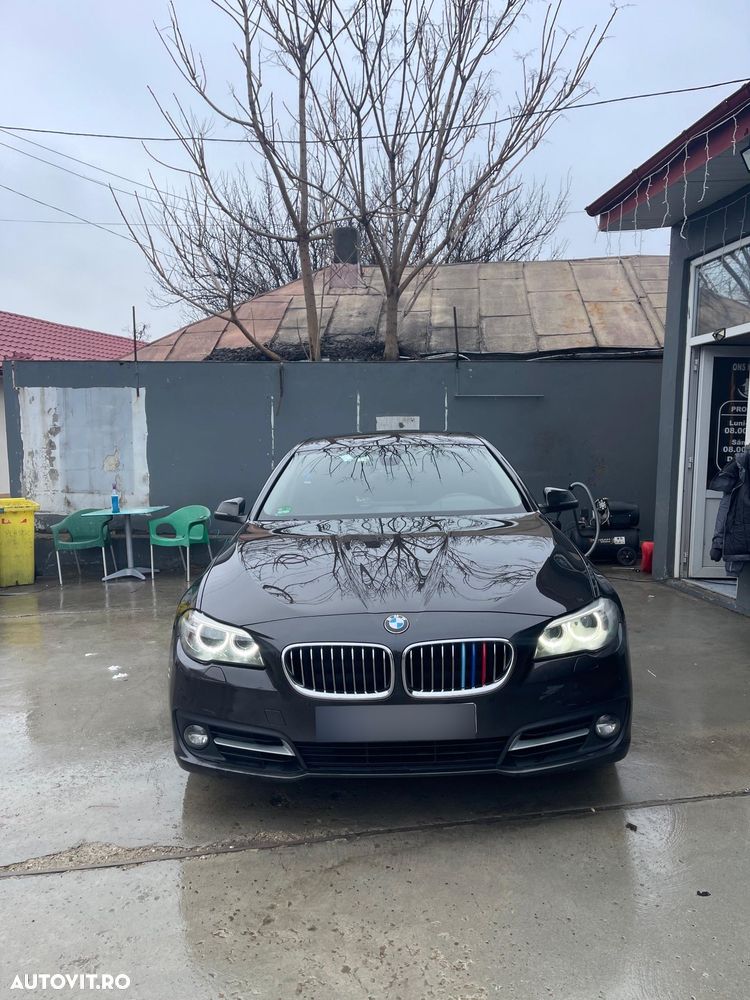 BMW Seria 5 520d Aut. Luxury Line - 1