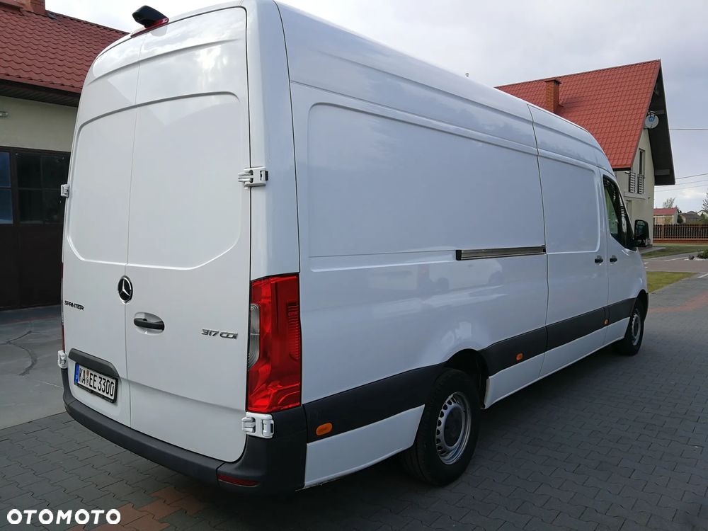 Mercedes-Benz Sprinter - 4