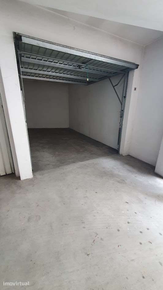 Garagem fechada - Junto ao hospital particular - Grande imagem: 2/2