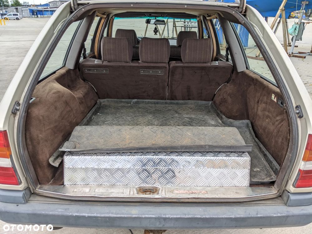 Mercedes-Benz W124 (1984-1993) - 10