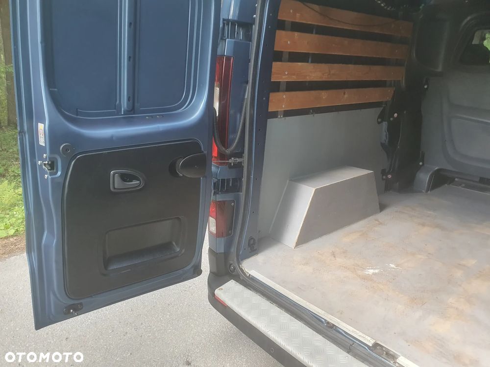 Renault TRAFIC - 22