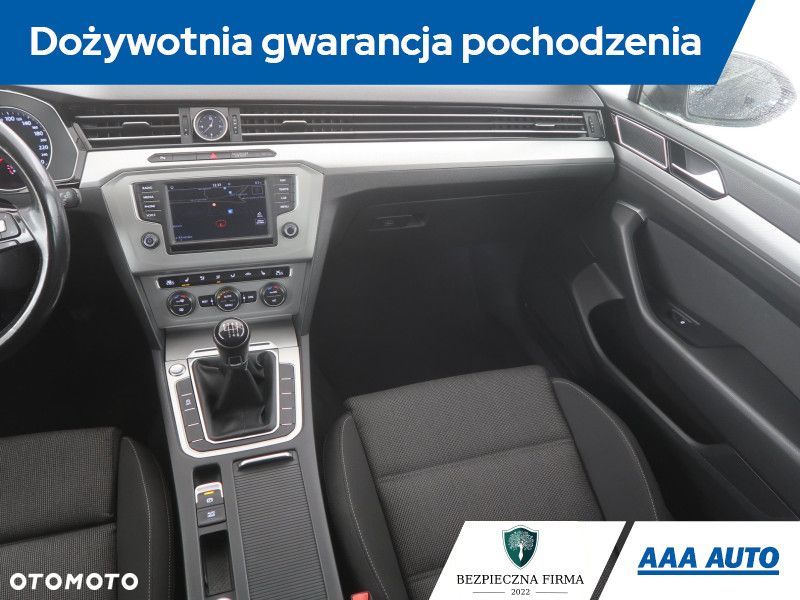 Volkswagen Passat Variant - 10