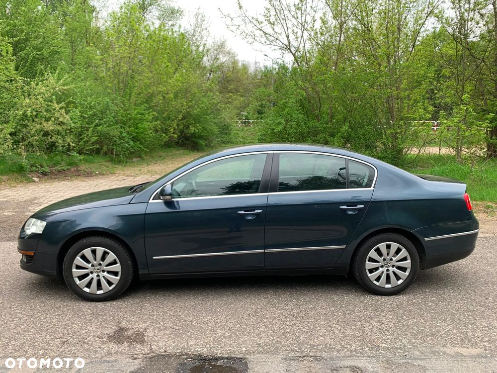 Volkswagen Passat 1.9 TDI DPF BlueMotion - 4