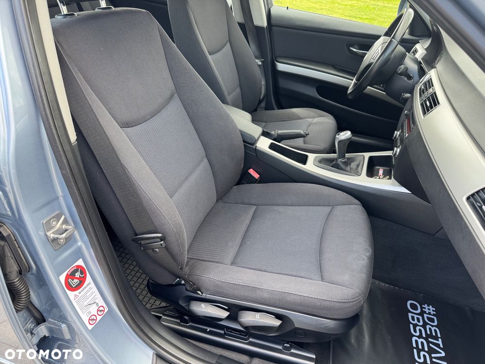 BMW Seria 3 318d DPF Edition Lifestyle - 28