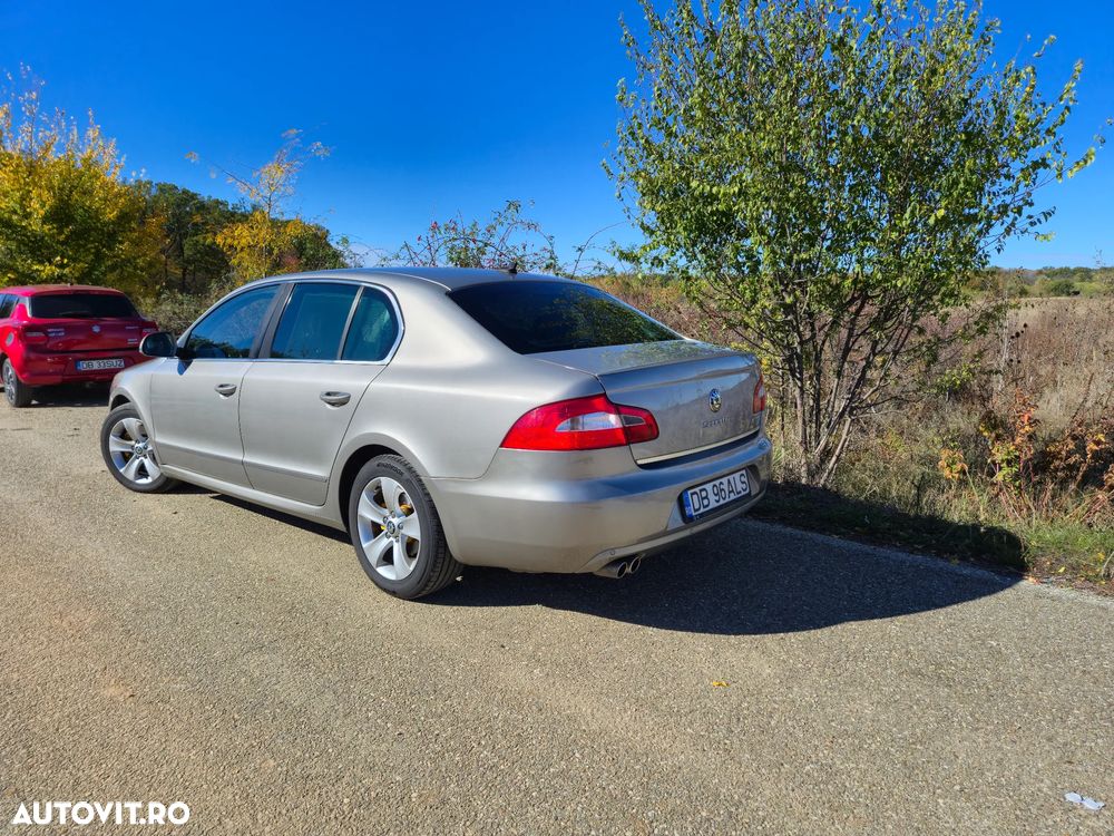 Skoda Superb 1.6 TDI GreenLine - 3