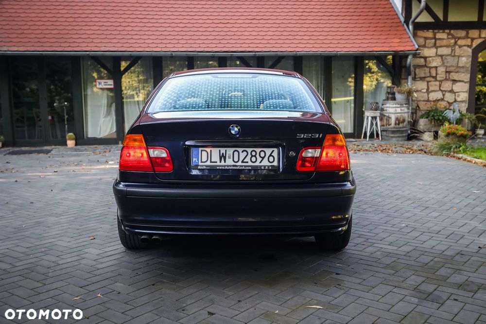 BMW Seria 3 323i - 11