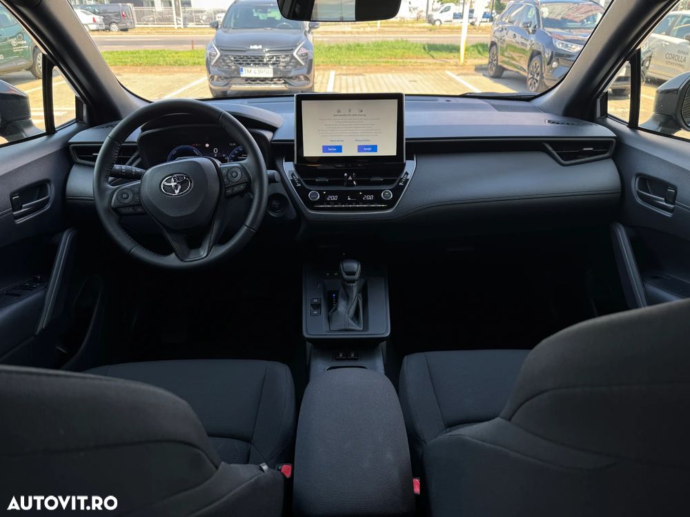 Toyota Corolla Cross - 16