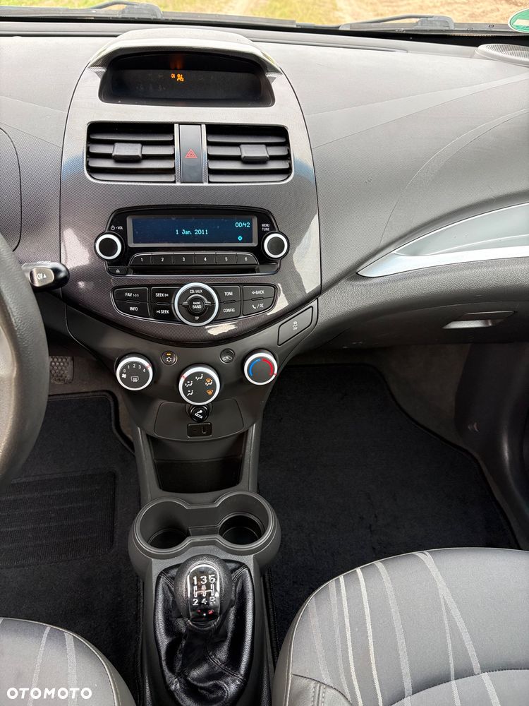 Chevrolet Spark 1.0 + - 33