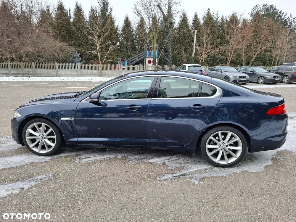 Jaguar XF 3.0 V6 D Luxury - 11