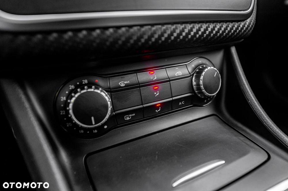 Mercedes-Benz Klasa A 45 AMG 4Matic AMG Speedshift 7G-DCT Edition 1 - 36