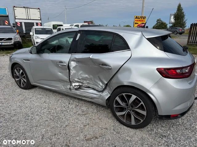 Renault Megane ENERGY TCe 130 EDC BOSE EDITION - 11