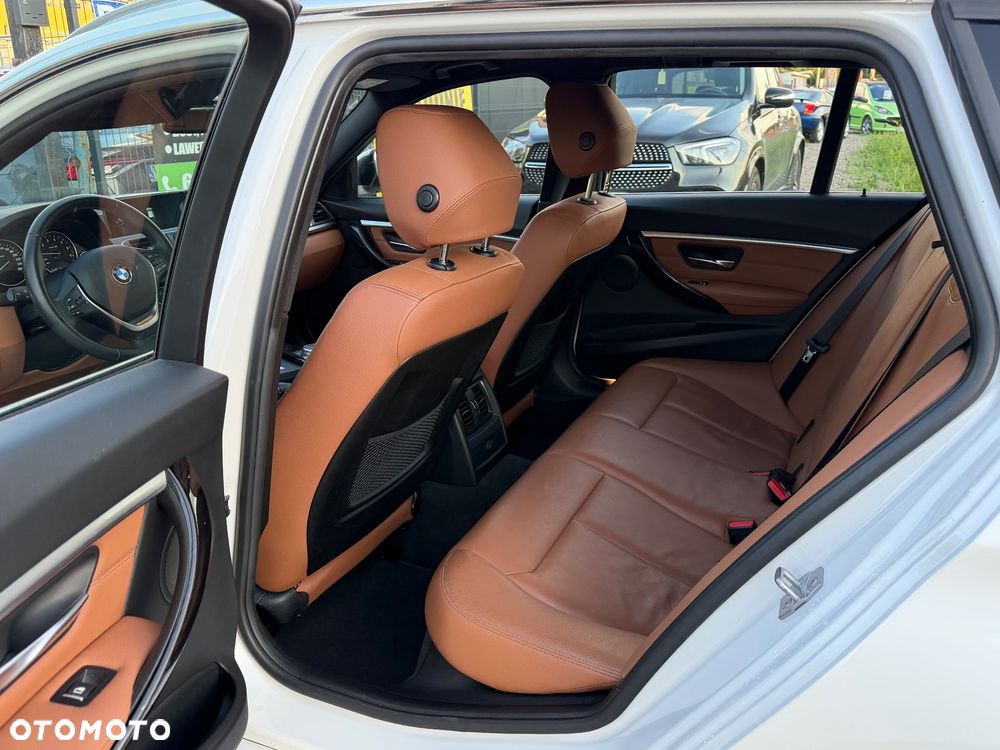 BMW Seria 3 320i Edition M Sport Shadow - 11