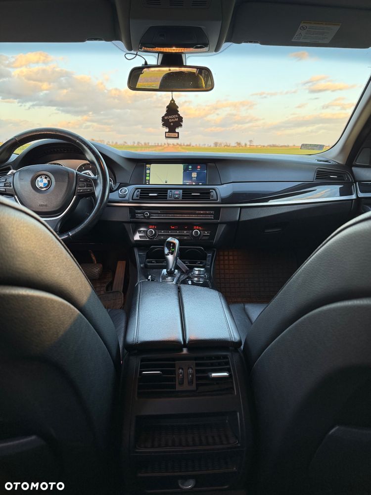 BMW Seria 5 525d - 8