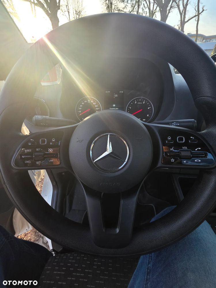 Mercedes-Benz Sprinter - 33
