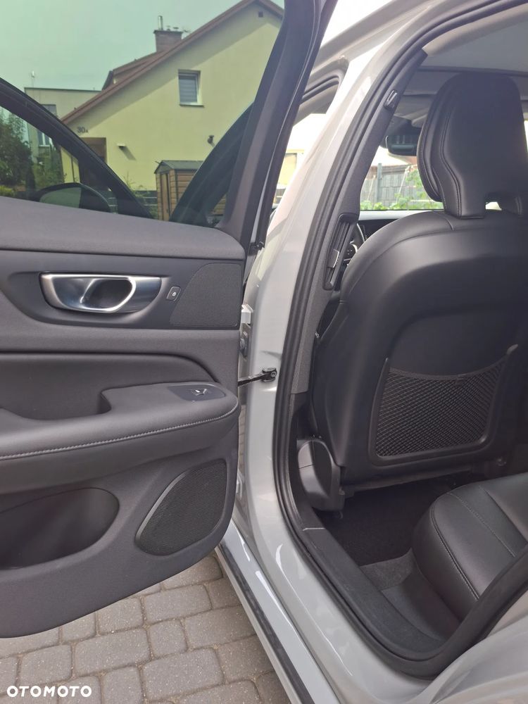 Volvo S60 B5 B AWD Plus Dark - 24