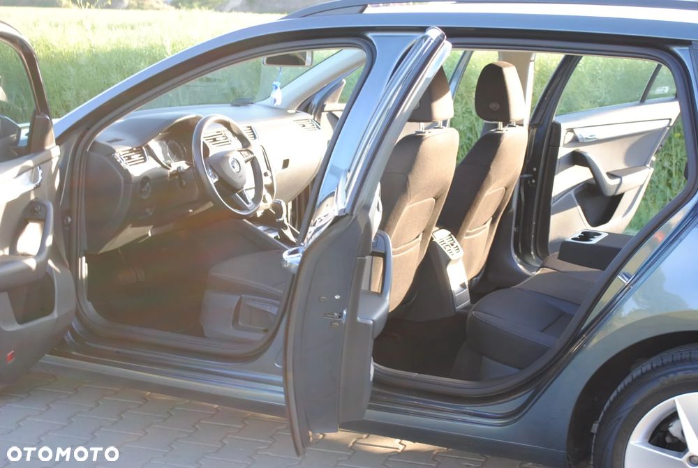 Skoda Octavia 1.5 TSI ACT Style DSG - 6