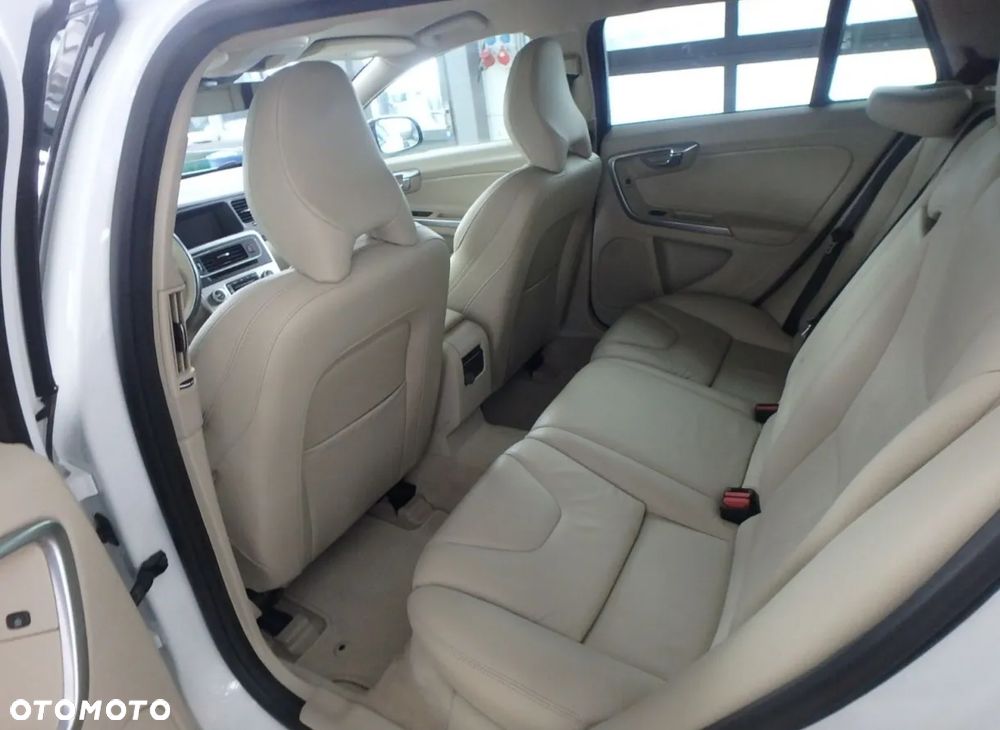 Volvo V60 Cross Country T5 AWD Momentum - 21