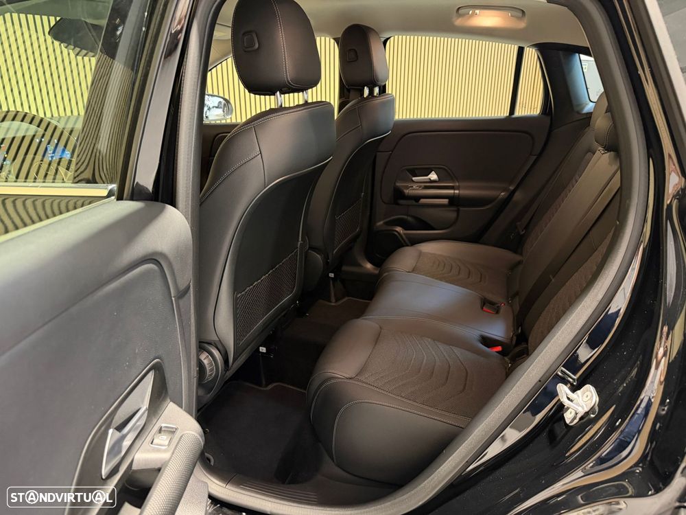 Mercedes-Benz GLA 180 7G-DCT Progressive - 22