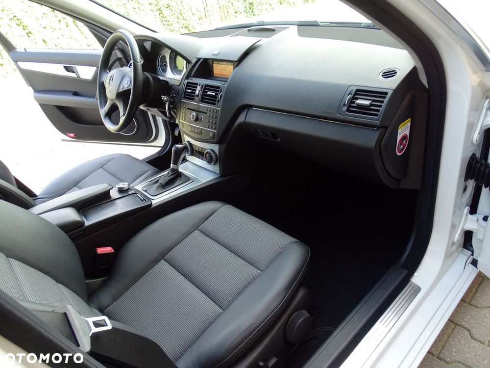 Mercedes-Benz Klasa C 180 Kompressor Automatik Avantgarde - 24