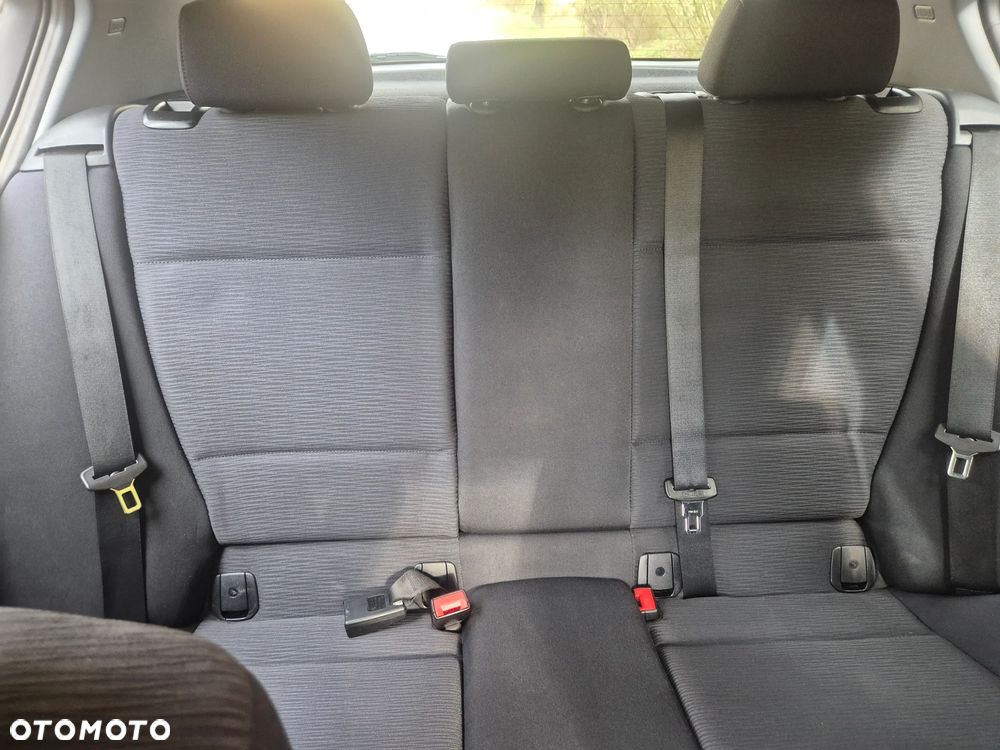 BMW Seria 1 116i - 25