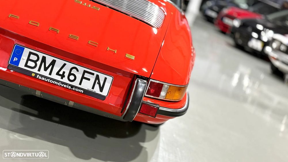 Porsche 911 Série F - 5