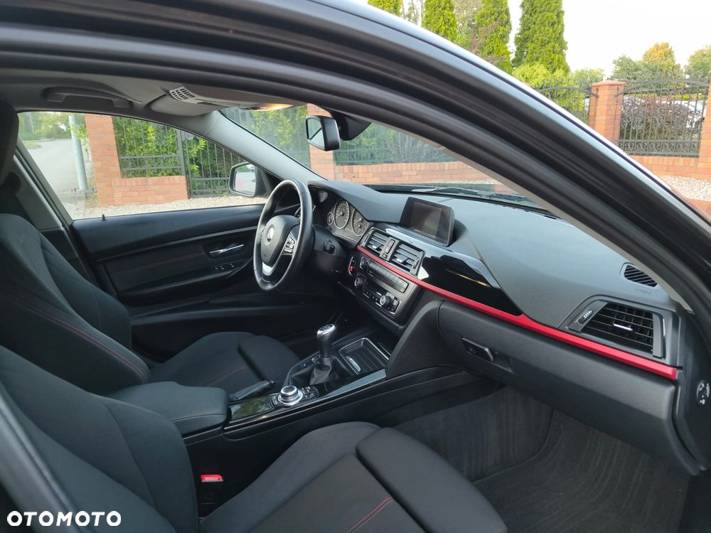 BMW Seria 3 320d Sport Line - 21