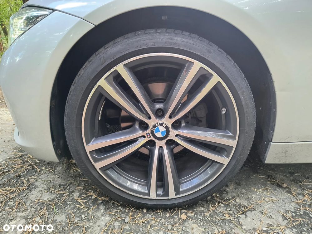 BMW Seria 3 320d xDrive - 9