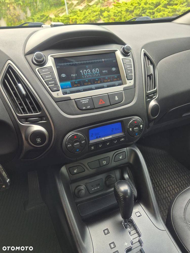 Hyundai ix35 2.0 CRDi 4WD Automatik Fifa World Cup Gold Edition - 22