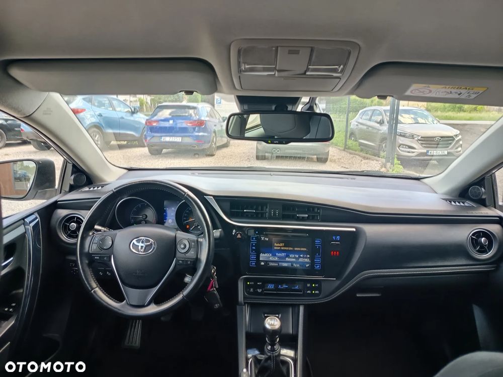 Toyota Auris 1.6 Dynamic - 23