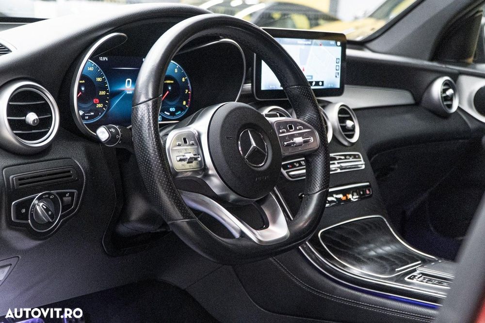 Mercedes-Benz GLC Coupe 300 4Matic 9G-TRONIC AMG Line Plus - 6