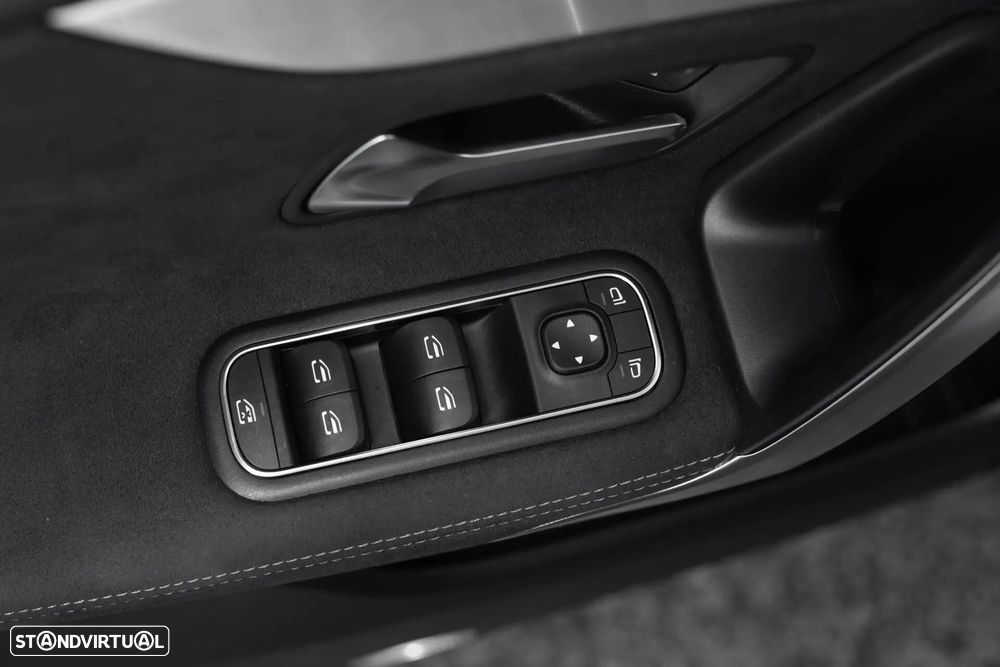 Mercedes-Benz CLA 250 e Shooting Brake AMG Line - 36