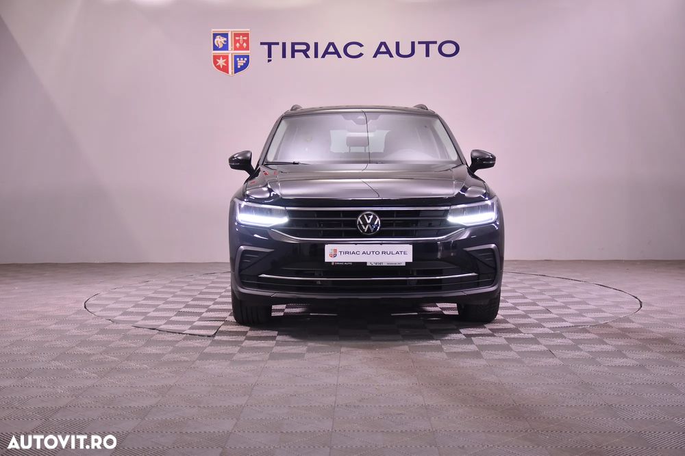 Volkswagen Tiguan - 9