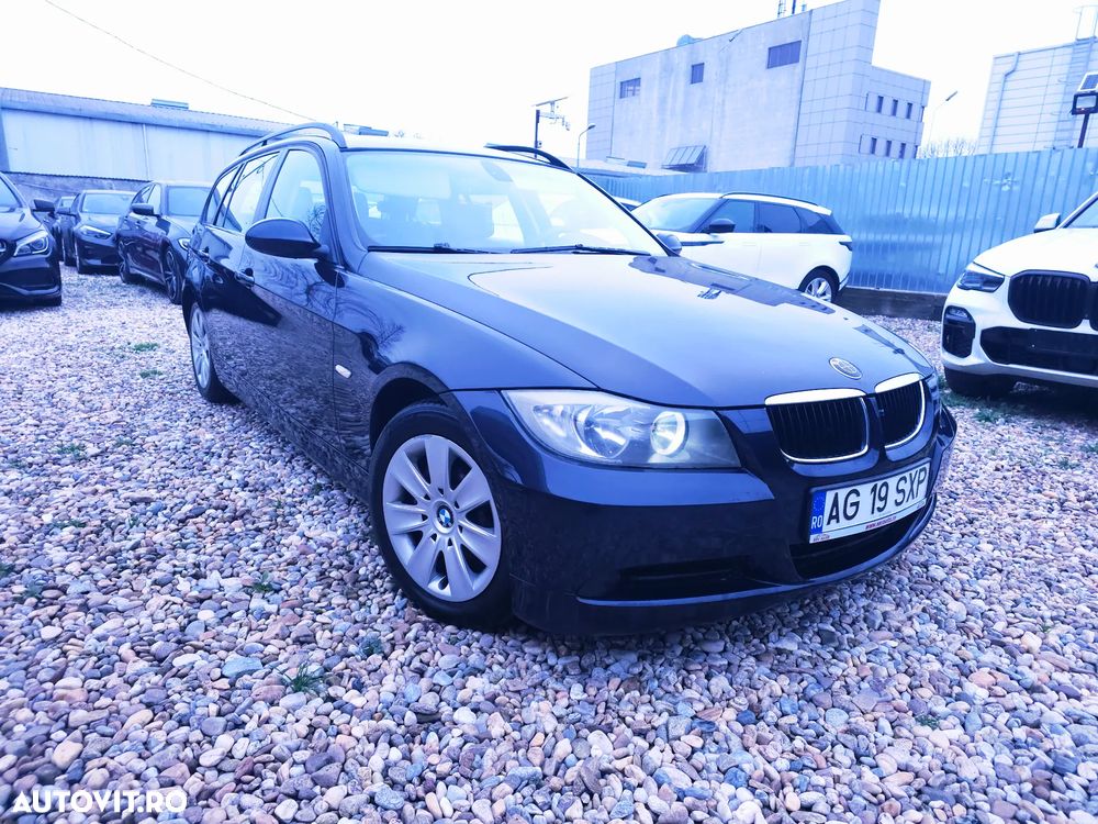 BMW Seria 3 320d Touring - 12