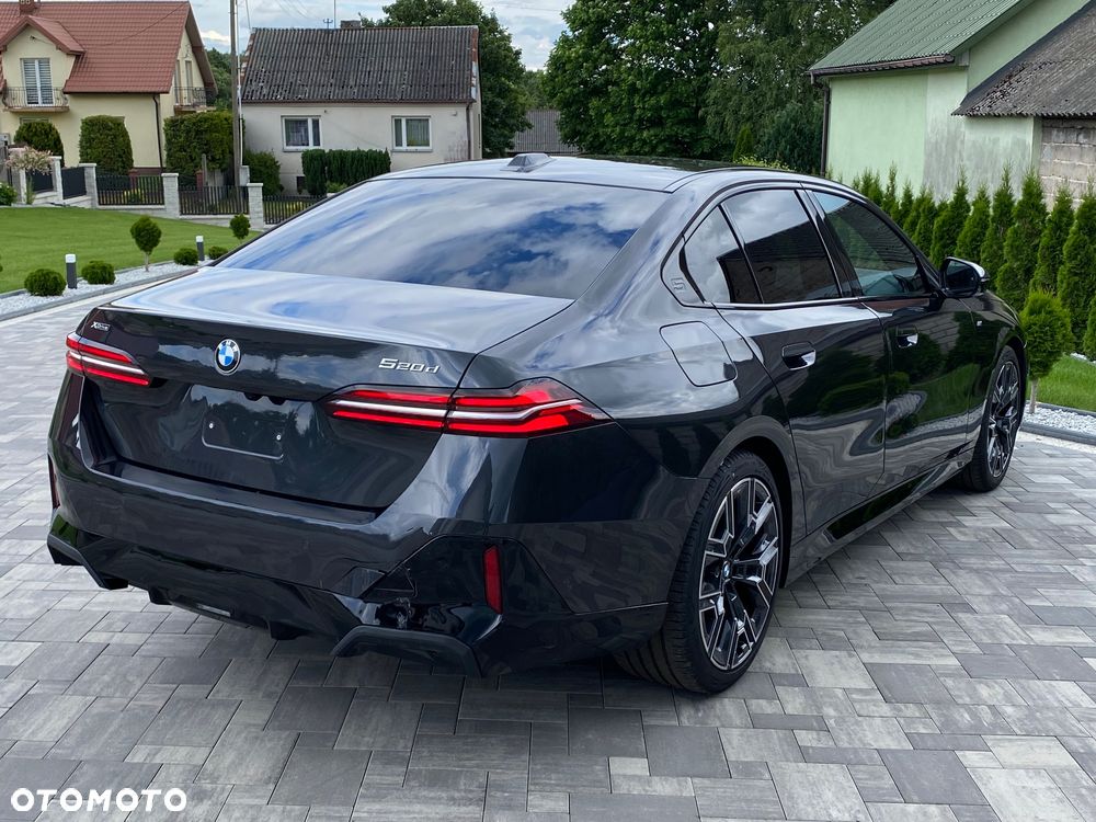 BMW Seria 5 520d xDrive - 16