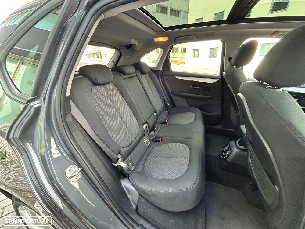 BMW 225xe Active Tourer - 12