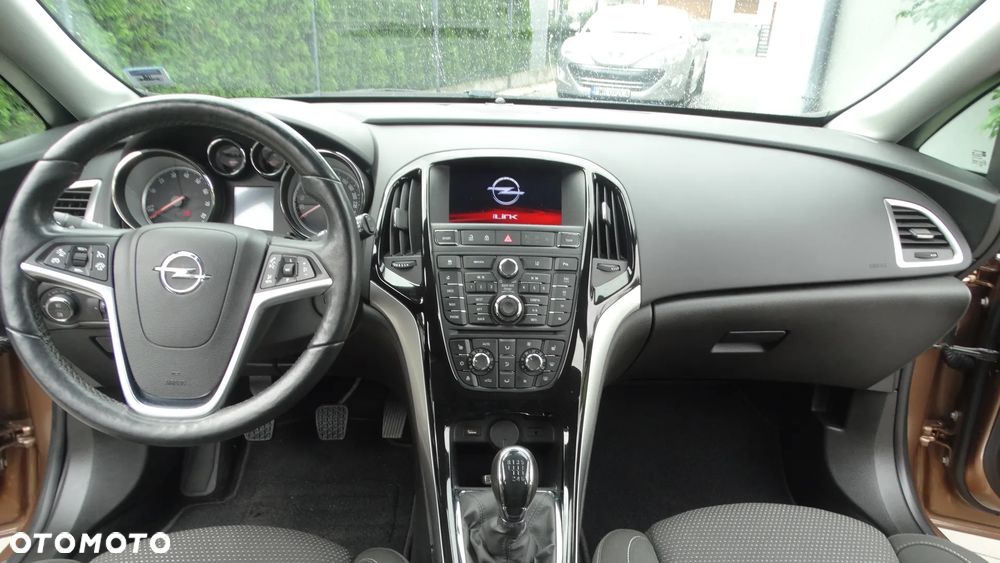 Opel Astra 1.4 T Cosmo S&S - 26