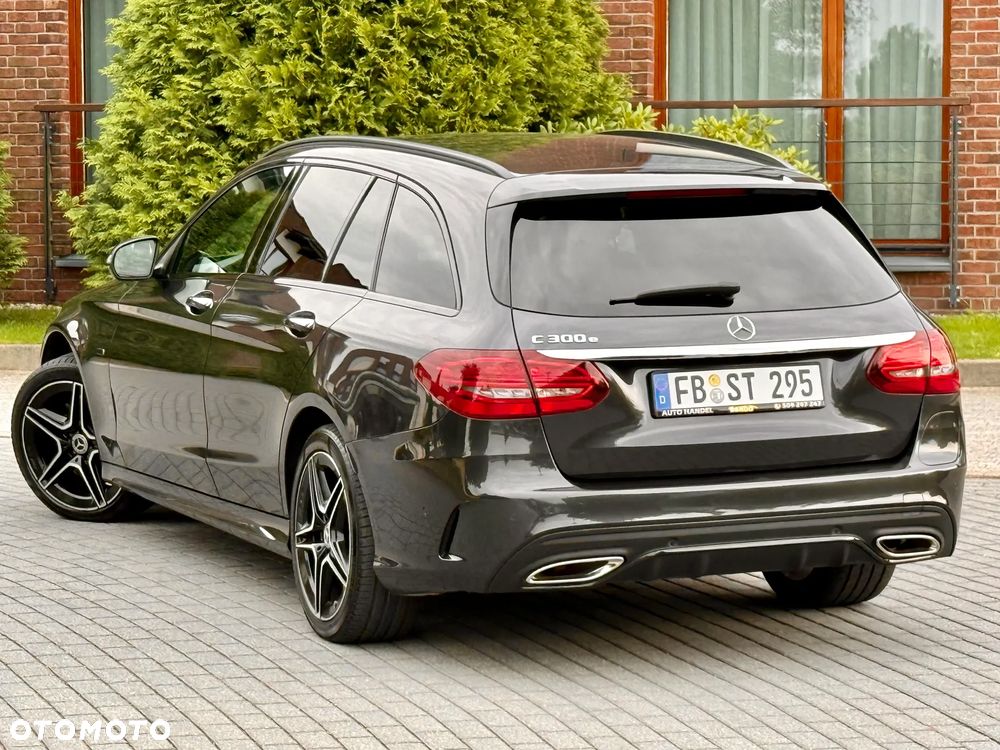 Mercedes-Benz Klasa C 300 e 9G-TRONIC AMG Line - 14