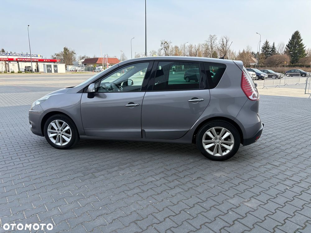 Renault Scenic 1.6 16V 110 Dynamique - 9