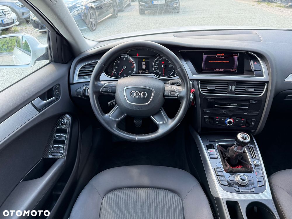 Audi A4 Avant 2.0 TDI DPF quattro S line Sportpaket (plus) - 32
