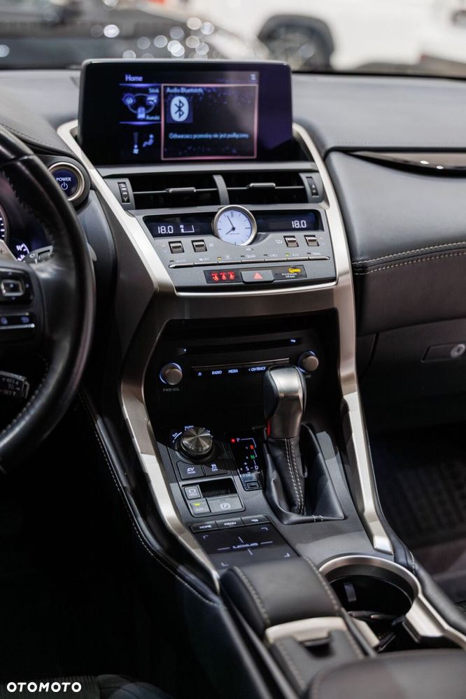 Lexus NX 300h Elegance 2WD - 26