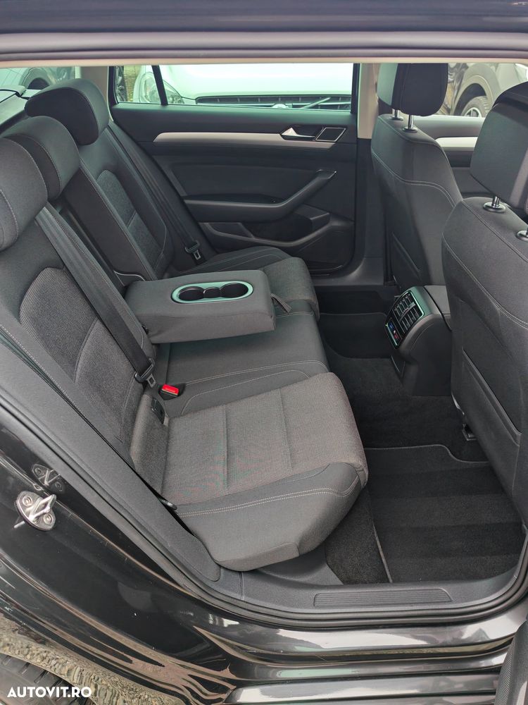 Volkswagen Passat - 12