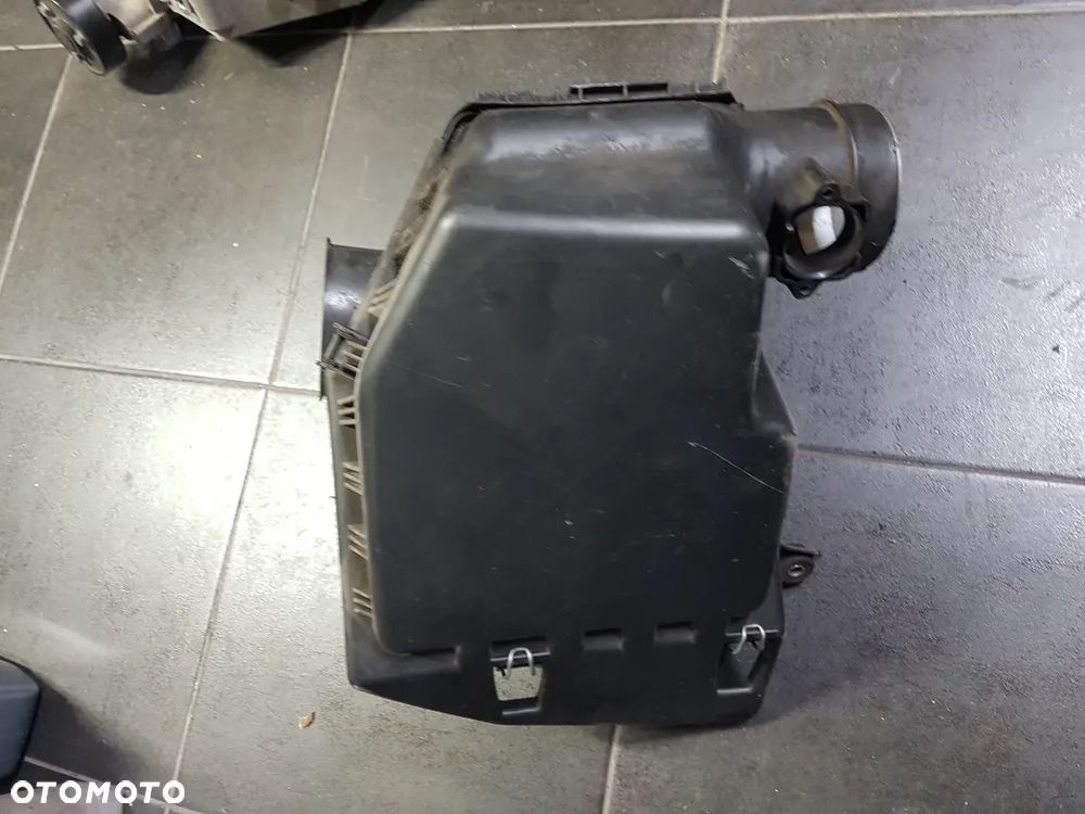 Obudowa filtra powietrza n52b30 bmw e60 e61 e63 e64 3.0i - 1