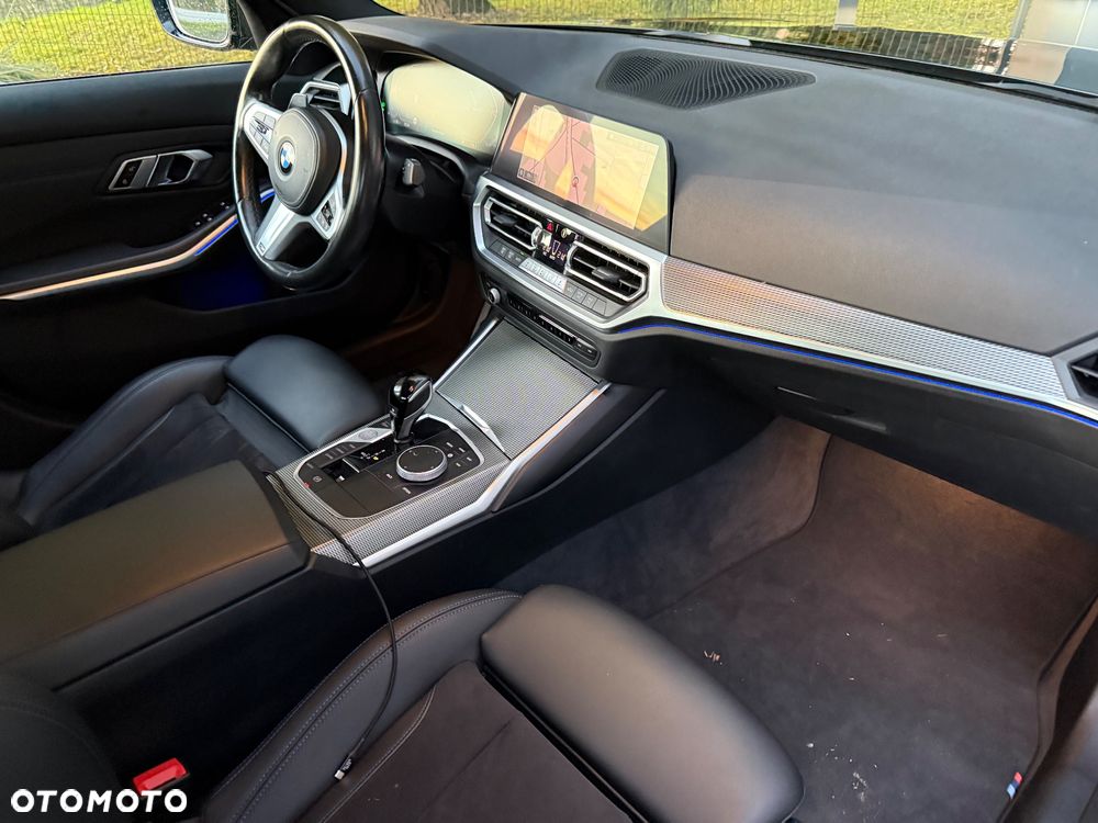 BMW Seria 3 320i M Sport Sport - 40