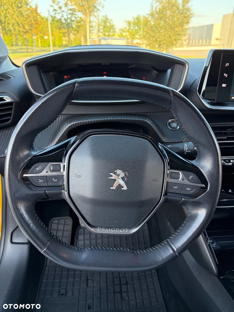 Peugeot 208 - 16