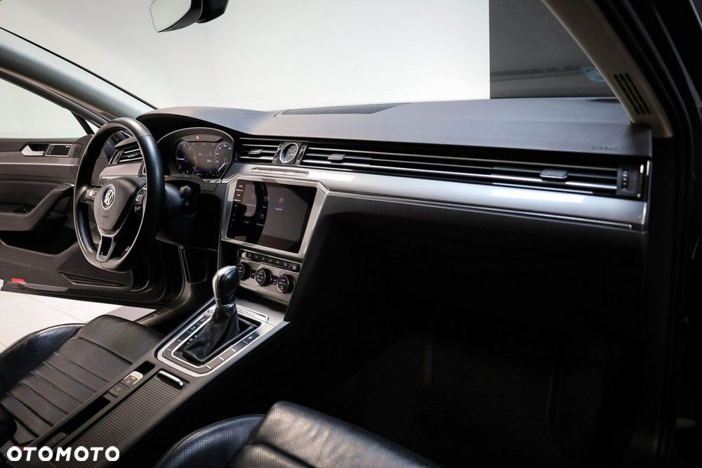 Volkswagen Passat - 22