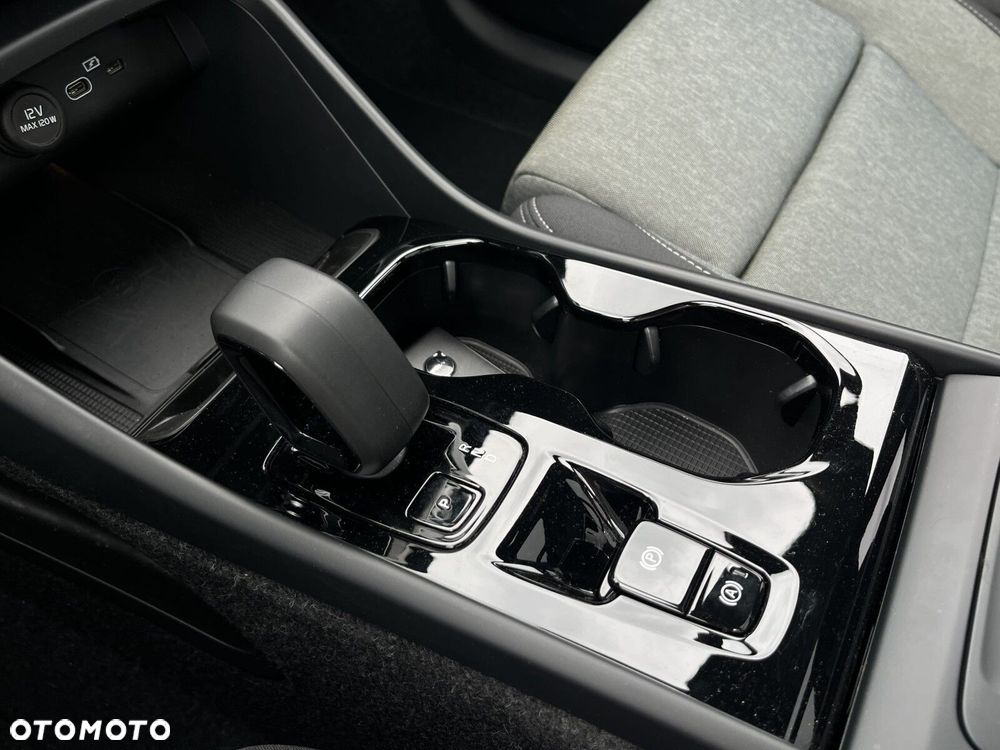Volvo XC 40 B3 Ultra Dark - 28