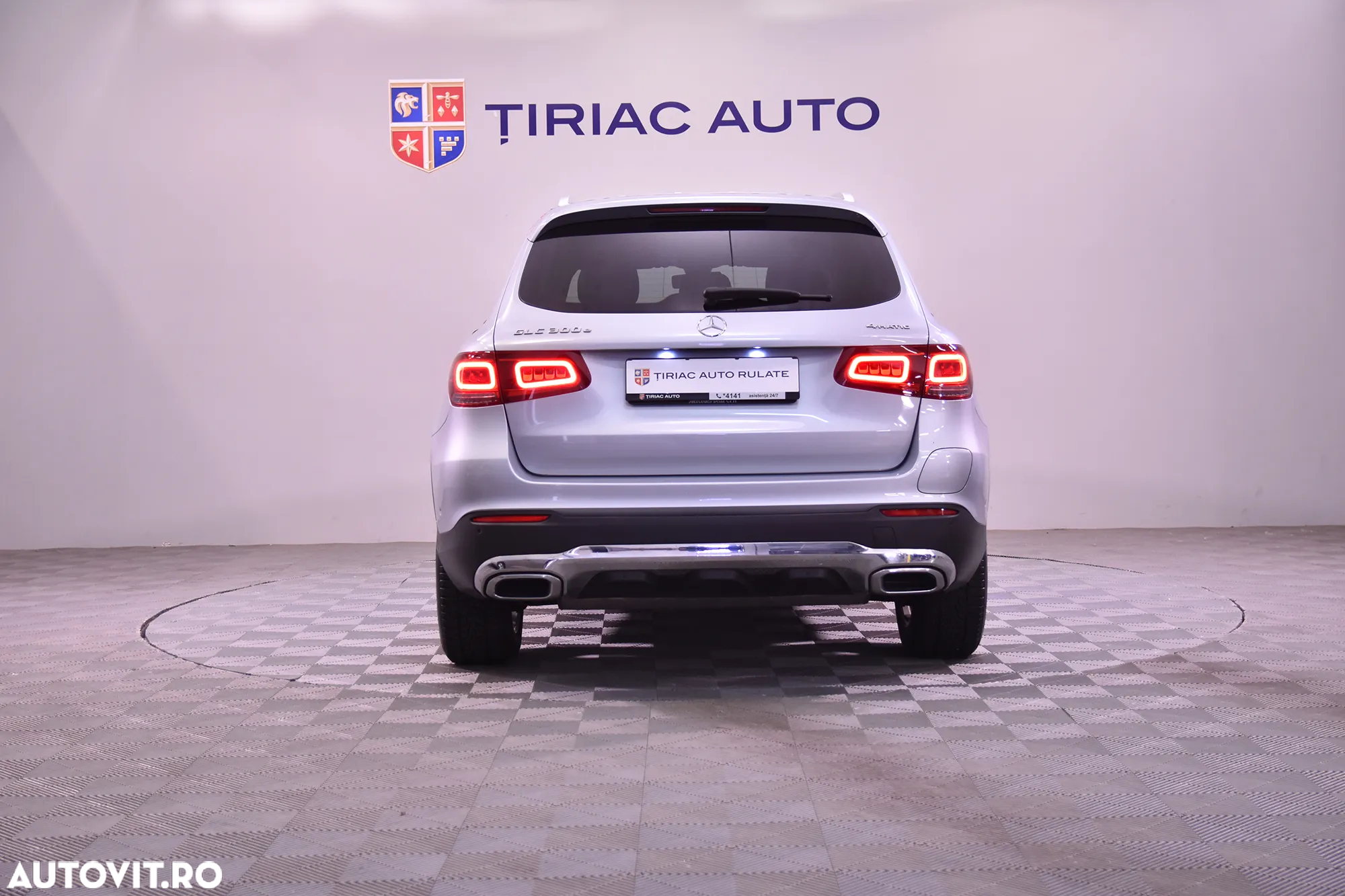 Mercedes-Benz GLC 300 e 4MATIC - 4