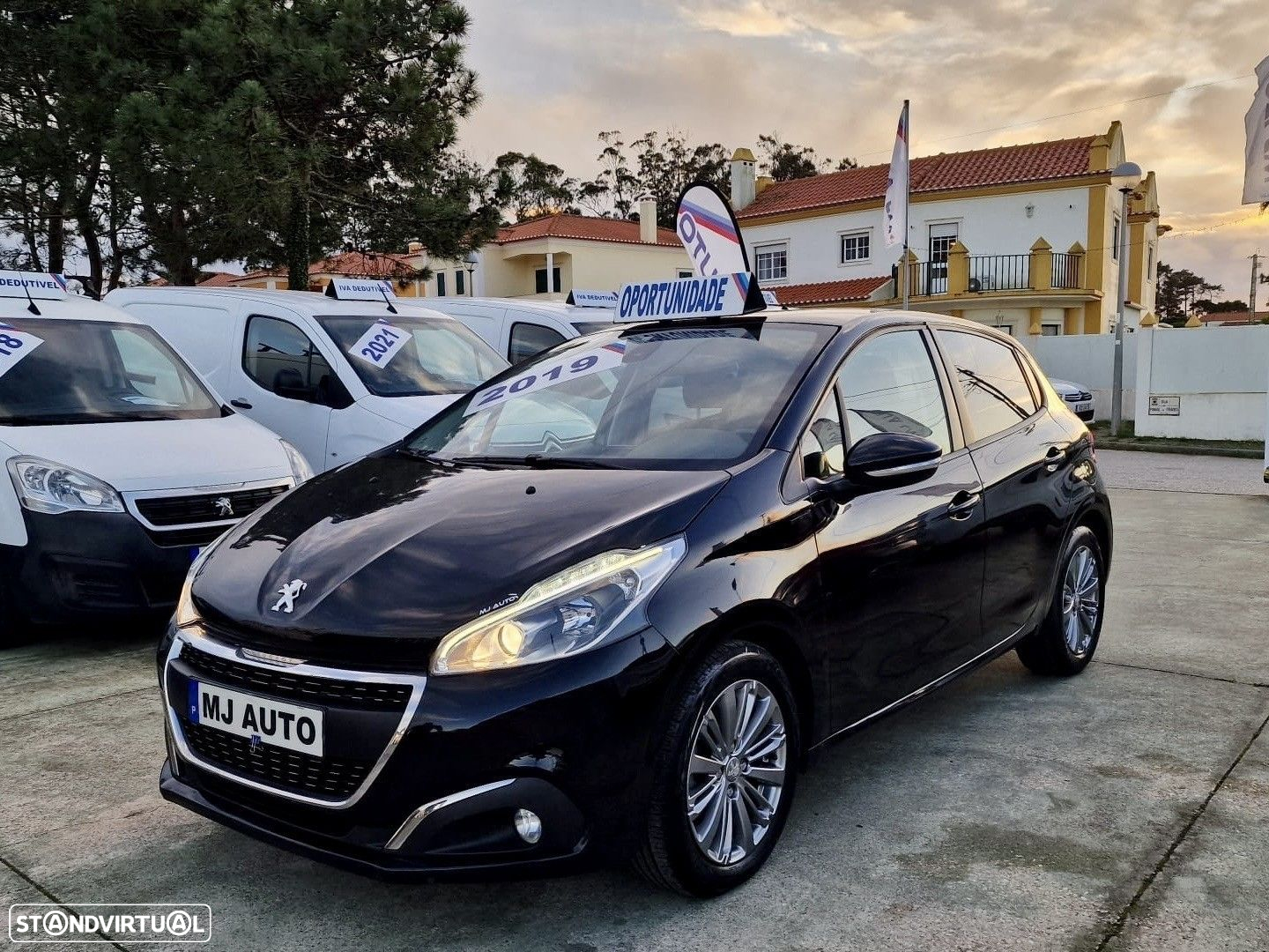 Peugeot 208 1.5 BlueHDi Signature - 4