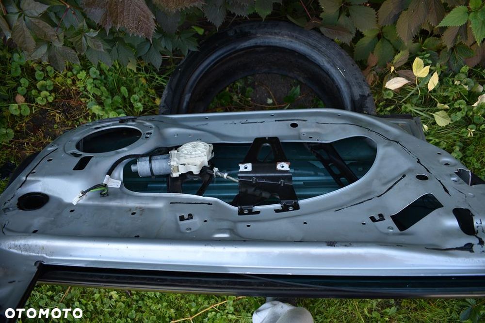 MERCEDES W211 DRZWI PRZEDNIE PRZÓD LEWE 775 - 10