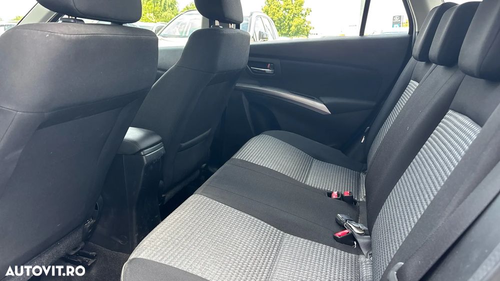 Suzuki S-Cross - 11